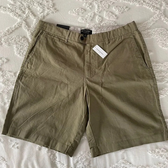 Banana Republic Linen-Blend Short - Picture 1 of 9
